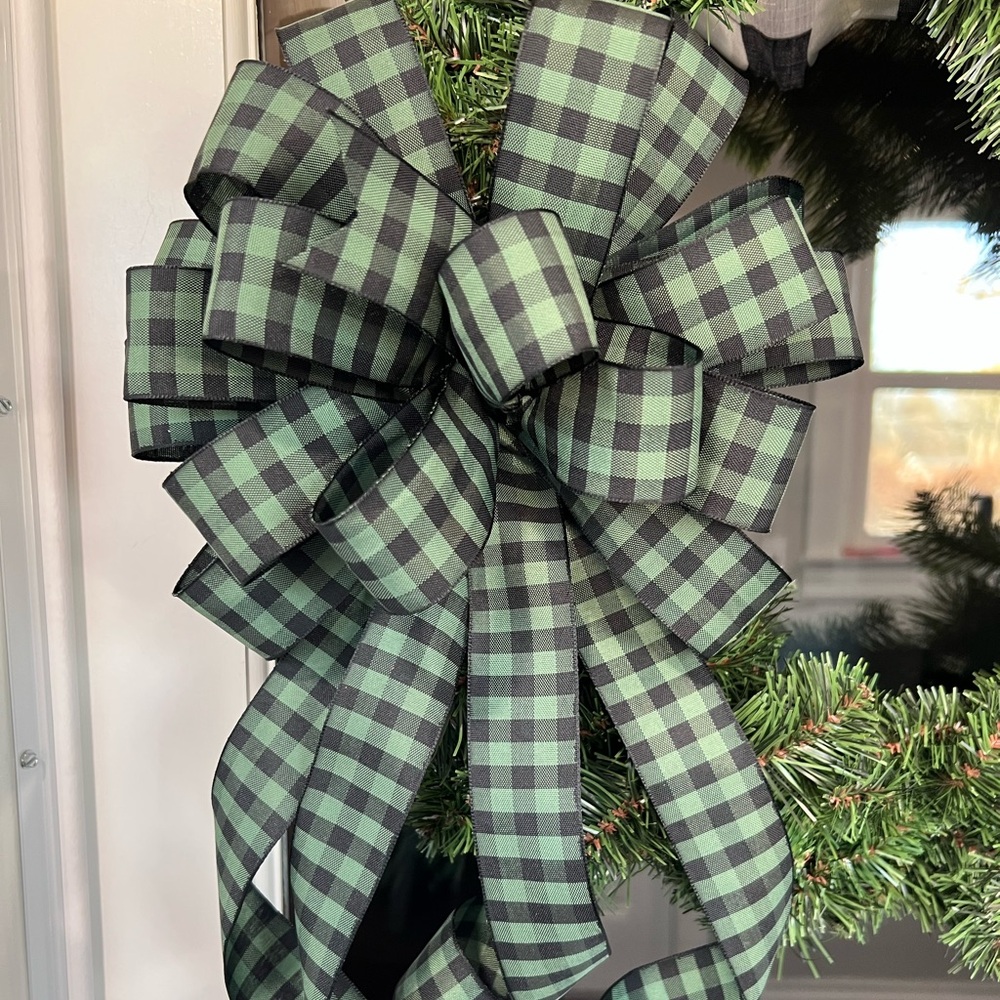 Elegant Green Plaid Holiday Bow